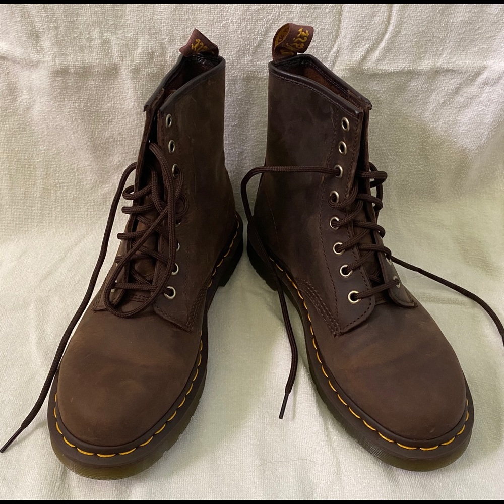 Dr. Marten Brown 1460 Crazy Horse Gaucho Boot